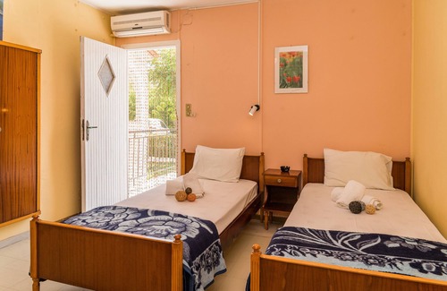 Porto Koukla House | Roussa's Studios and Apartments