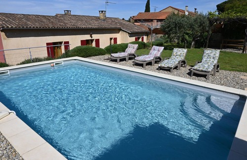 Roussillon House | Roussillon: a house in the village centre for 4-6 with a garden & swimming pool