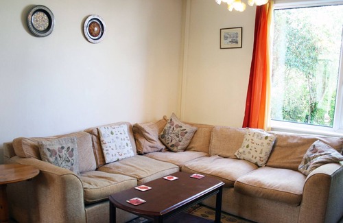 Glastonbury Cottage | Rowan Cottage, Ideal Holiday Accommodation in Glastonbury, Somerset
