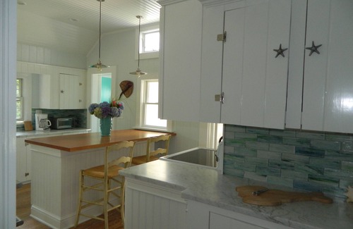 Rowayton Cottage | Rowayton Bungalow- Jan 1- May 1st 5,900 Monthly Inquire!