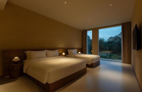 Haitang District Hotel | Roy-Haitang Bay Cdf International Duty Free City Store