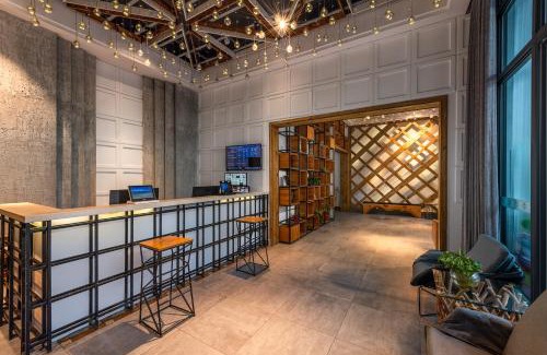 Tianya District Hotel | Roy-Sanya Bay Coconut Dream Corridor