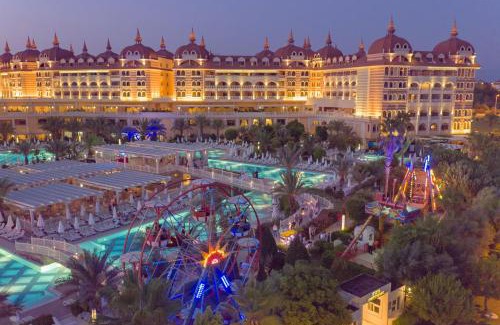 Side Resort | Royal Alhambra Palace