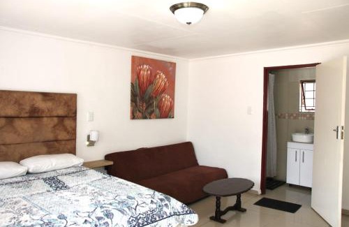 Kempton Park House | Royal Chestnut Guesthouse