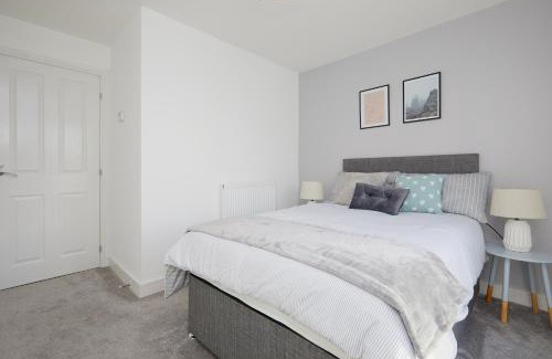 Derby Apartment | Royal Derby Hospital 3 bed Town House