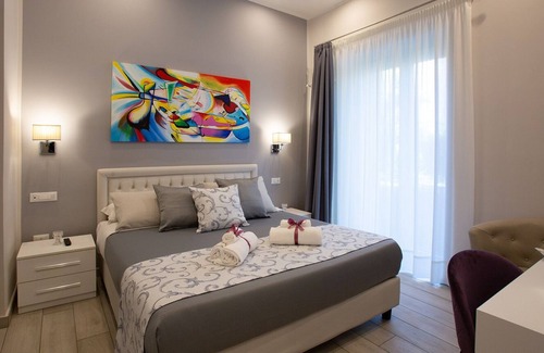 Centro Storico Bed & Breakfast | ROYAL GARDENS B&B Caserta apartment
