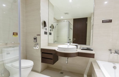 Fengshan District Hotel | Royal Gold Hotel