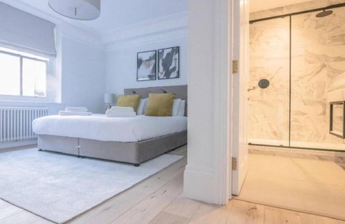 South Kensington Apartment | Royal Kensington in Cromwell Road