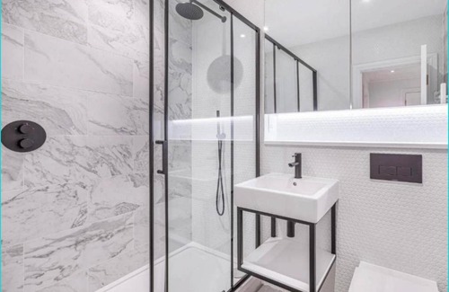 South Kensington Apartment | Royal Kensington in Cromwell Road