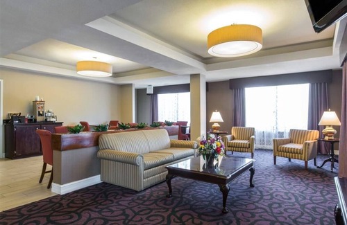 Stockbridge Hotel | Royal Palms INN