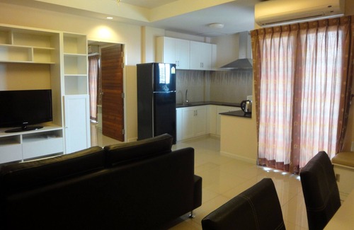 Ban Chang Hotel | Royal Place Banchang