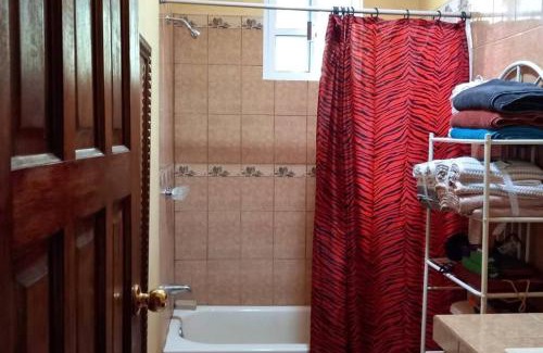 Crooked Tree House | Royal Properties Link