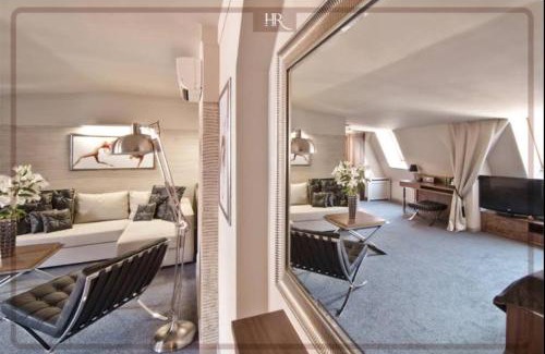 Poznan City Center Hotel | ROYAL ROOMS by WOW HOMES