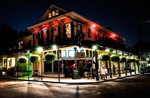 Faubourg Marigny Hotel | Royal Street Inn & Bar