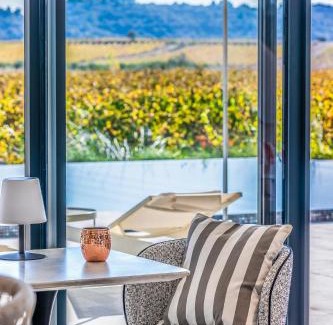 Plaissan Bed & Breakfast | Royal Tiki Lodges - Maison d'hôtes avec Piscine chauffée & SPA