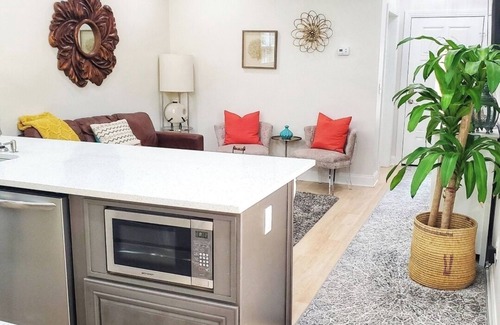 Mount Pleasant Cottage | Ruby's Cottage/Close to Beaches & Downtown