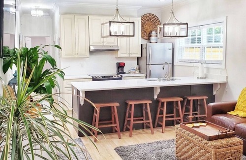 Mount Pleasant Cottage | Ruby's Cottage/Close to Beaches & Downtown