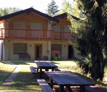 Lens Ski Chalet | Rue de Bel-Aube Chalet Joli 10