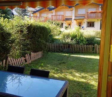 Lens Ski Chalet | Rue de Bel-Aube Chalet Joli 10