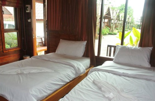 Makham Tia Hotel | Ruenthong Resort Surat Thani