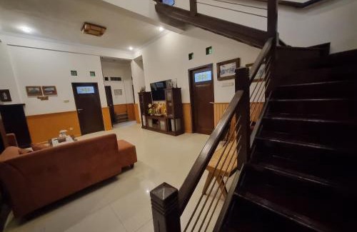 Sinduharjo House | Rumah Keluarga Homestay 4BR Syariah