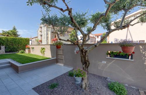 Gulici Apartment | Runa with Terrace