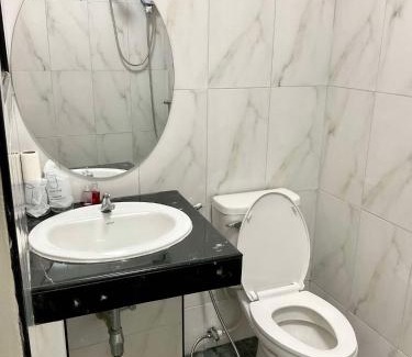 Wua Lai Apartment | Rungrat Apartment