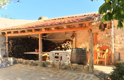 Duraton House | Rural House 'El Escondite De Los Duendes' with Mountain View, Private Garden and Wi-Fi