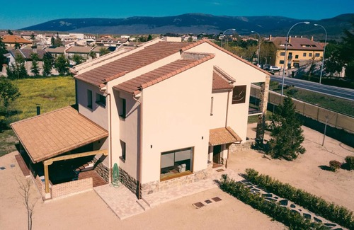 Torrecaballeros House | Rural House 'Rural Torrecaballeros' with Mountain View, Private Pool and Wi-Fi