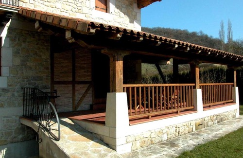 Eguaras House | Rural House 'Sagastietxea I' with Private Garden and Barbecue