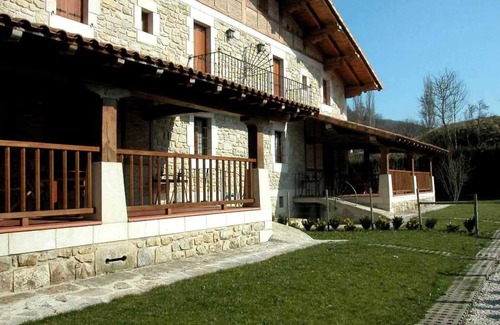 Eguaras House | Rural House 'Sagastietxea I' with Private Garden and Barbecue