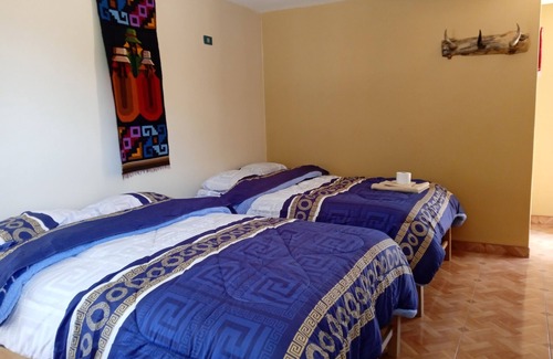 Huaraz Bed & Breakfast | Rural house with views of mountains, river and Cordillera Blanca