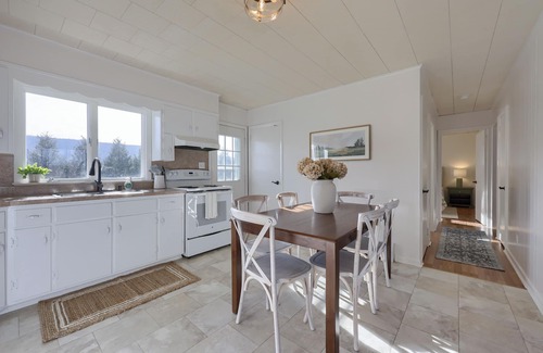 Spring Glen House | Rural, peaceful, sleeps 6, mountain views