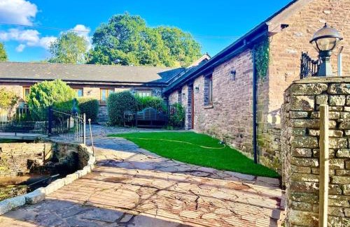 Usk House | RURAL stone barn with Log Burner, tranquil setting