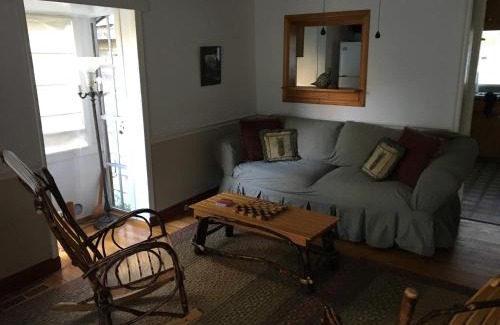 Jefferson House | Rushing Stone Cottage