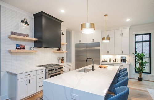 Historic Edgefield House | Russell St Retreat: Luxe Home w/HotTub