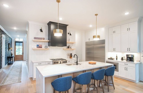 Historic Edgefield House | Russell St Retreat: Luxe Home w/HotTub