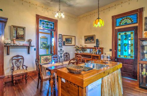 Russellville House | Russellville House with Garden - Walk to Main Street