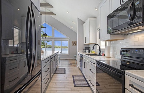 Sister Lakes House | Rusted Anchor · 7 bedroom gem in Sister Lakes