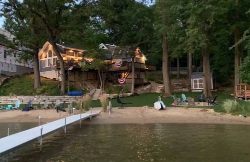 Sister Lakes House | Rusted Anchor · 7 bedroom gem in Sister Lakes