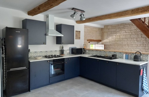 La Bataille Cottage | Rustic 3 bed gite sleeps 6 near Chef Boutonne