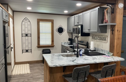 Neely Apartment | Rustic and cozy 2 bedroom apartment in charming Lucedale Ms, with WiFi,AC