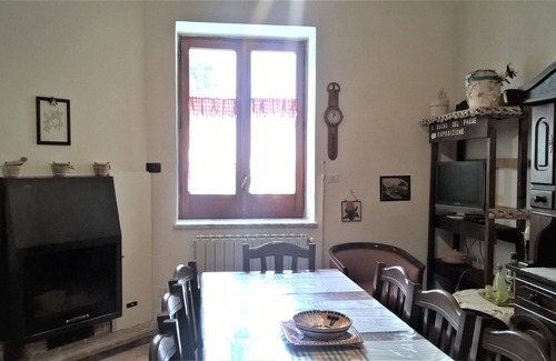 Piazza-Tralia-Pendolo House | Rustic apartment on the ground floor with citrus garden