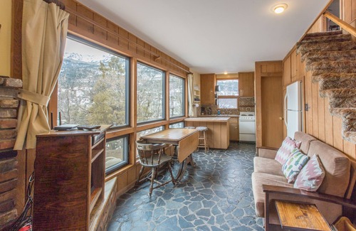 Ridgway House | Rustic Cabin - Great Views - 4 miles from Downtown Ouray STR2024-076