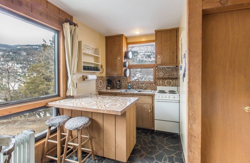 Ridgway House | Rustic Cabin - Great Views - 4 miles from Downtown Ouray STR2024-076