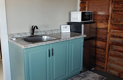 Richfield Cabin | Rustic Cabin in the City