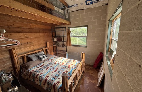 Utopia Cabin | Rustic Cabin on the Sabinal River
