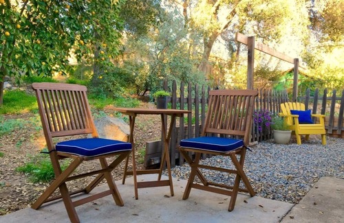 Sierra Madre Cottage | Rustic Canyon retreat