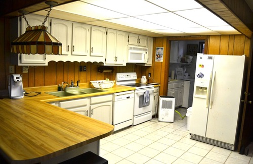 Franklin Cabin | Rustic Charm 4-bedroom spacious Cabin with Big Smokey Mountain VIEW!