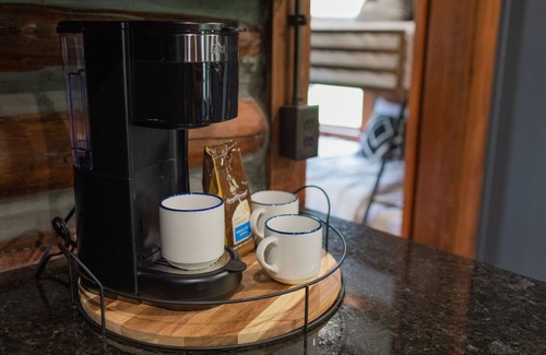Livingston Cabin | Rustic Charm with Modern Amenities, Two Creeks Crossing Resort